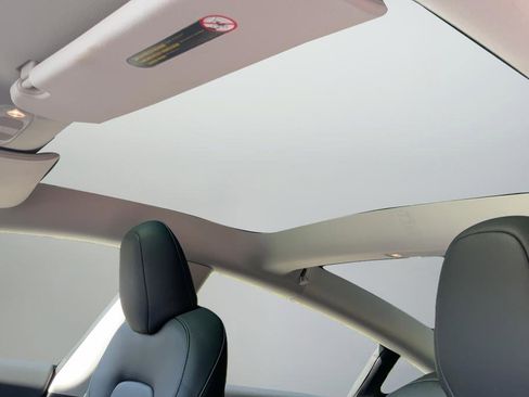 Used 2023 Tesla Model 3 Standard Range RWD image 17