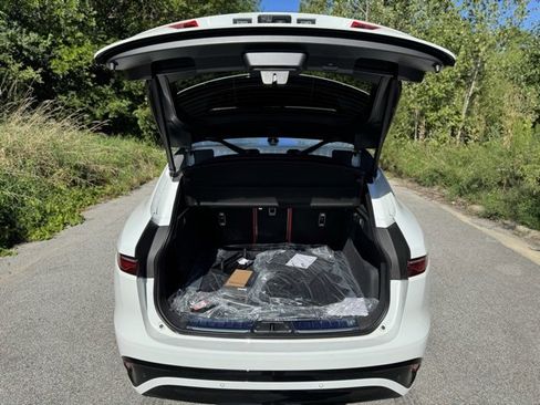 New 2026 Jaguar F-PACE R-Dynamic S image 10