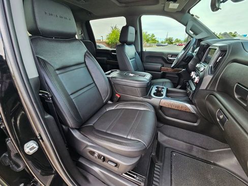 Used 2021 GMC Sierra 2500 Denali w/ Denali Black Diamond Edition AWD/4WD image 12