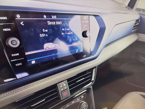 Used 2024 Volkswagen Taos SE image 10