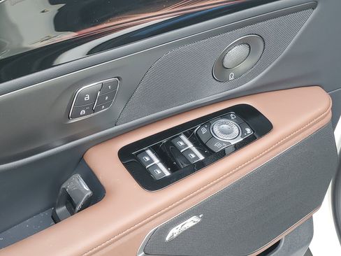 New 2026 Lincoln Nautilus Reserve w/ Jet Appearance Package image 9