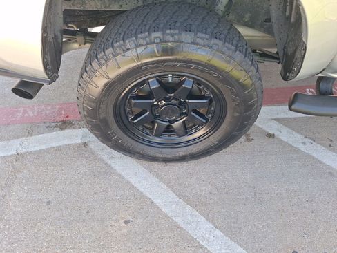 Used 2023 Toyota Tacoma SR image 11