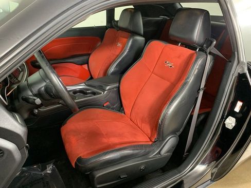 Used 2015 Dodge Challenger R/T Plus RWD image 23