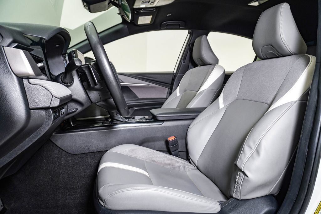 Used 2025 Toyota Camry SE FWD image 18