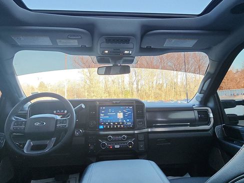 Used 2025 Ford F250 Lariat w/ Lariat Ultimate Package image 25