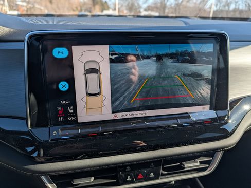 New 2026 Volkswagen Atlas Cross Sport SE image 11