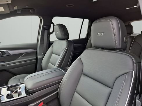 New 2026 Buick Enclave Sport Touring w/ LPO, Floor Liner Package image 31