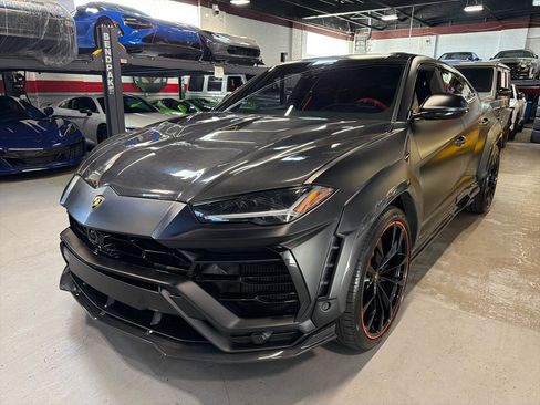 Used 2022 Lamborghini Urus AWD/4WD image 11