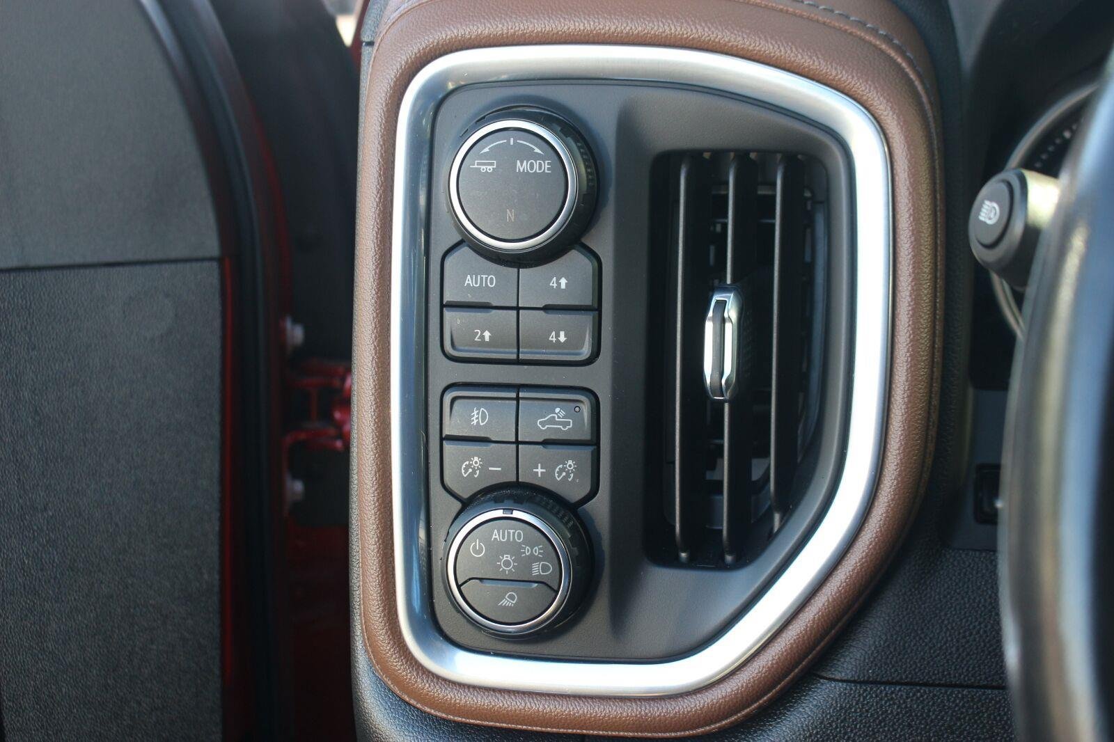 Used 2022 Chevrolet Silverado 2500 High Country w/ Z71 Off-Road Package AWD/4WD image 34