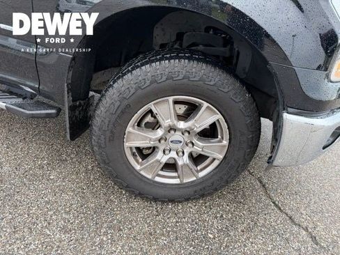 Used 2016 Ford F150 XLT w/ Equipment Group 302A Luxury AWD/4WD image 16