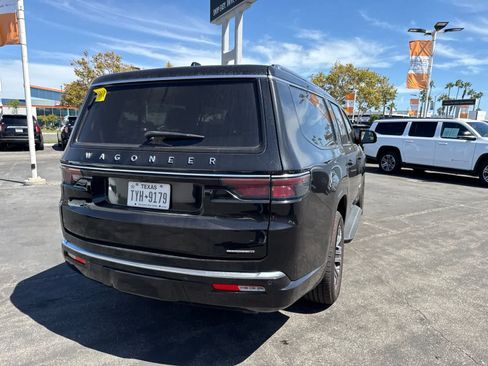 Used 2024 Jeep Wagoneer L Series II RWD image 15
