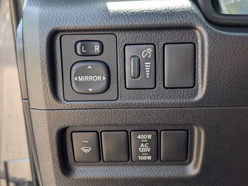 Used 2018 Toyota 4Runner TRD Off-Road Premium AWD/4WD image 25