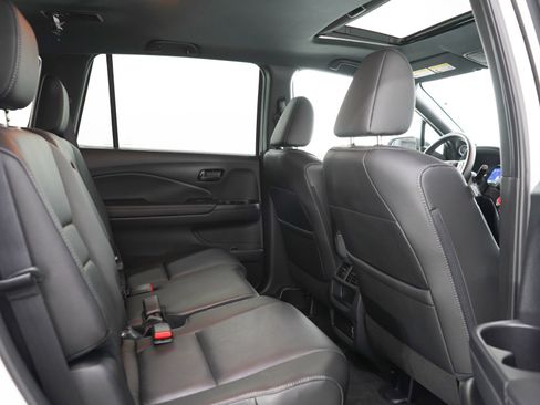 Used 2023 Honda Passport EX-L image 12