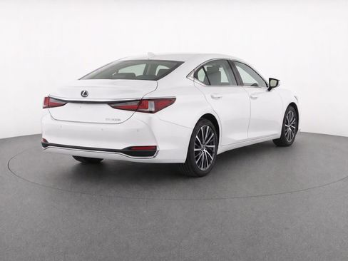 Used 2025 Lexus ES 300h w/ Premium Package FWD image 3