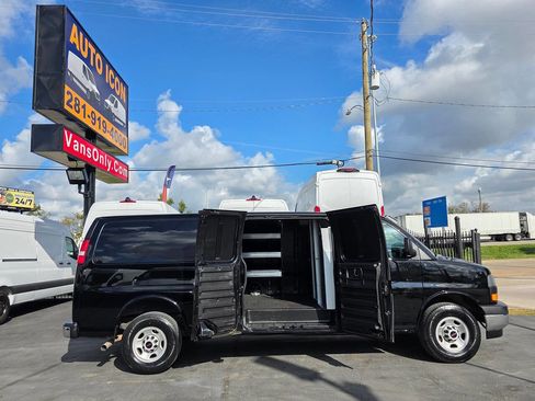 Used 2023 GMC Savana 3500 Extended w/ Driver Convenience Package image 5