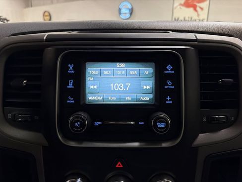 Used 2015 RAM 3500 Tradesman w/ Chrome Appearance Group RWD image 21