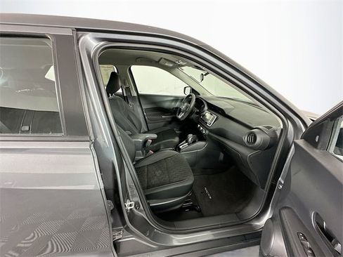 Used 2021 Nissan Kicks S image 25