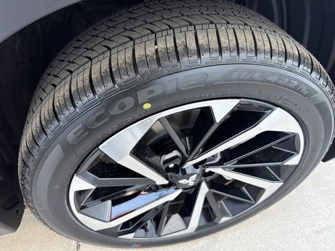 New 2025 Mitsubishi Outlander SEL image 13