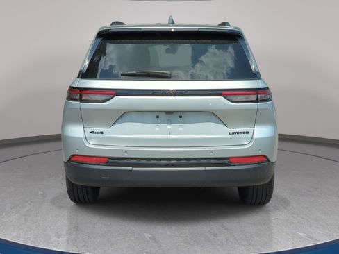 Used 2025 Jeep Grand Cherokee Limited w/ Black Appearance Package AWD/4WD image 2