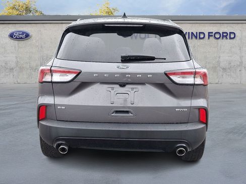 Used 2022 Ford Escape SE w/ SE Sport Appearance Package AWD/4WD image 5