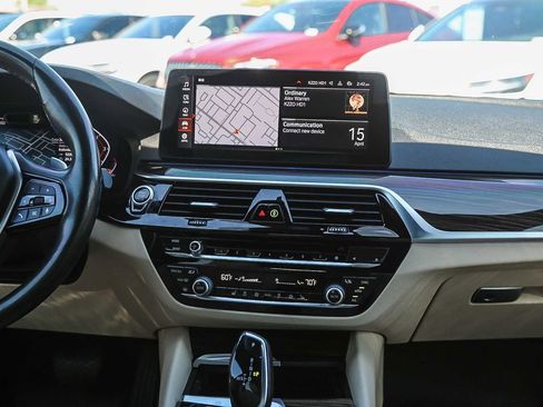 Used 2022 BMW 530i w/ Premium Package image 12