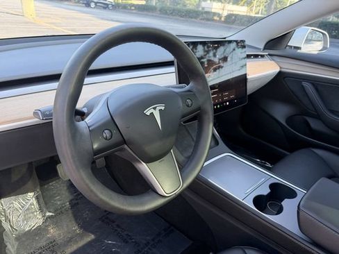 Used 2023 Tesla Model 3 Standard Range RWD image 12