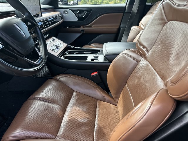 Used 2022 Lincoln Aviator Reserve w/ Equipment Group 201A AWD/4WD image 9