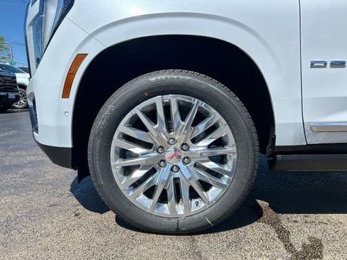 New 2026 GMC Yukon Denali AWD/4WD image 13