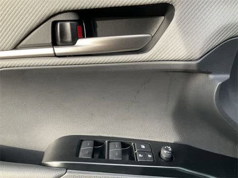 Used 2025 Toyota Camry SE image 14