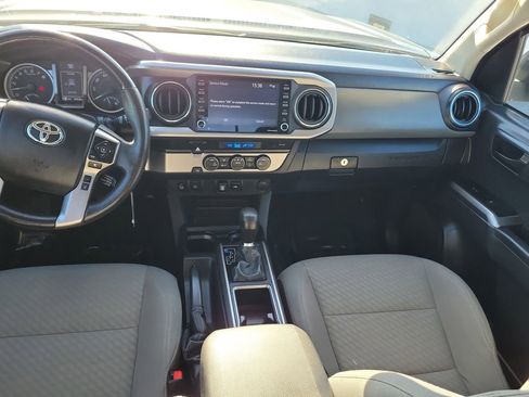 Used 2022 Toyota Tacoma SR5 w/ Technology Package image 13