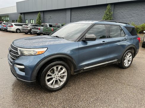 Used 2020 Ford Explorer XLT w/ Equipment Group 202A AWD/4WD image 4