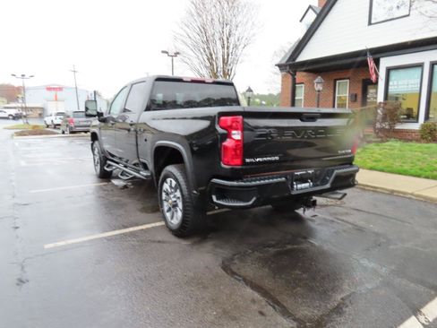 Used 2024 Chevrolet Silverado 2500 Custom w/ Z71 Off-Road Package image 5