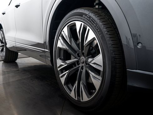 Certified 2025 Audi Q8 Premium Plus AWD/4WD image 23