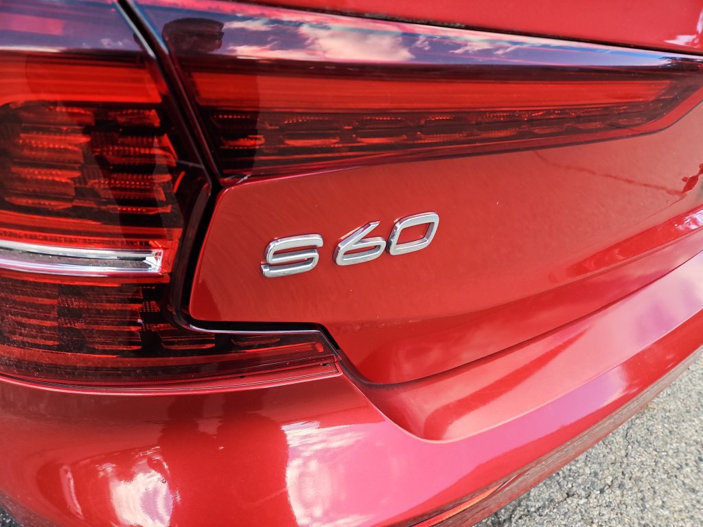 Used 2019 Volvo S60 T6 Momentum AWD/4WD image 4