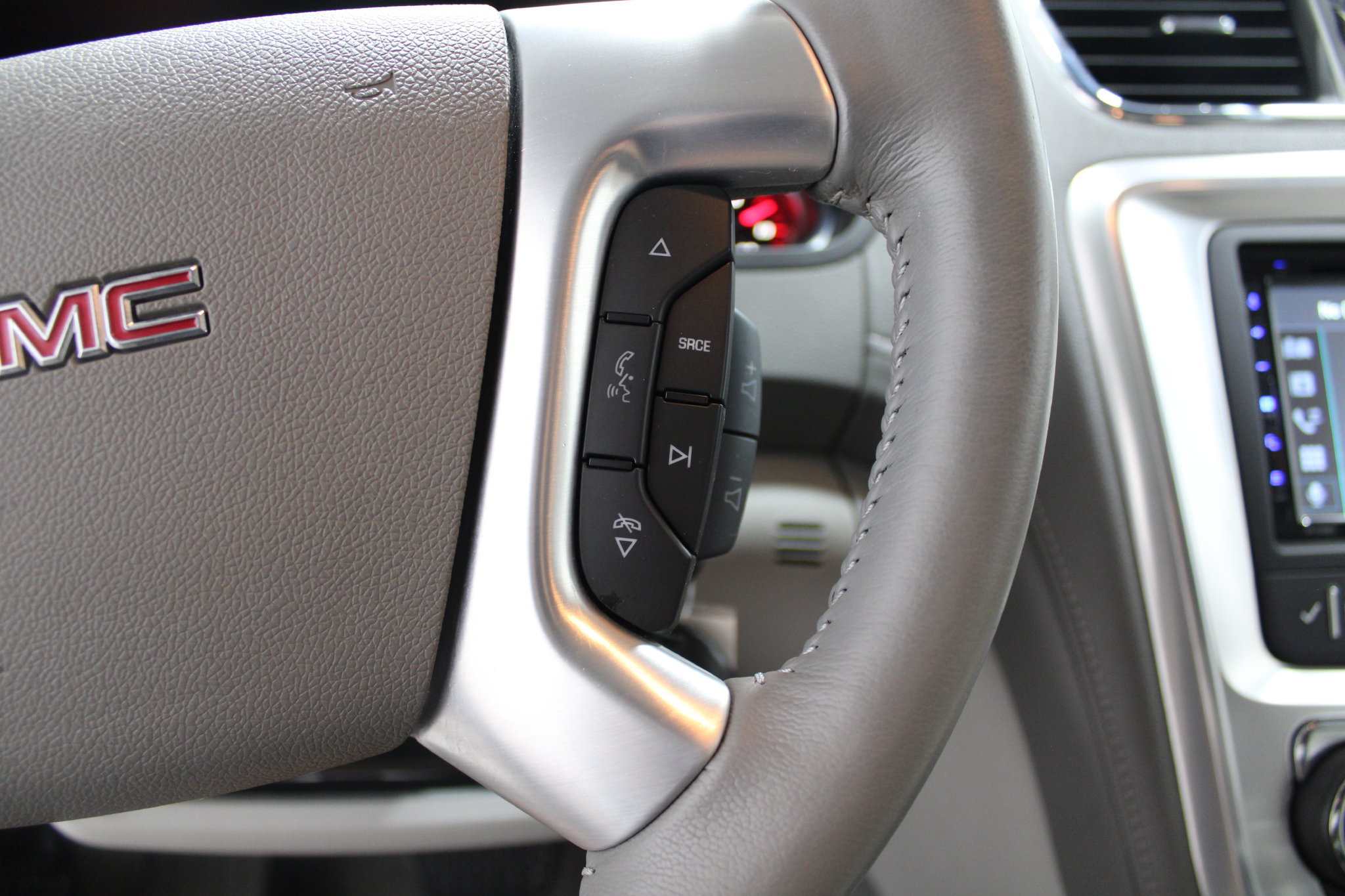Used 2015 GMC Acadia SLT FWD image 40