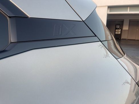 Used 2023 BMW iX xDrive50 image 28