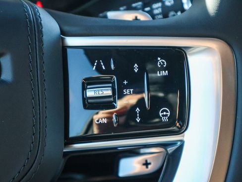 New 2026 Land Rover Range Rover SE image 38