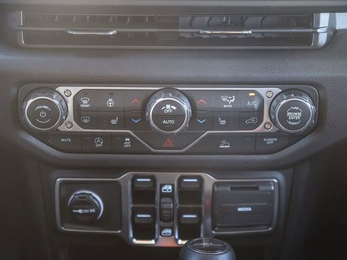 New 2025 Jeep Gladiator Sport image 15