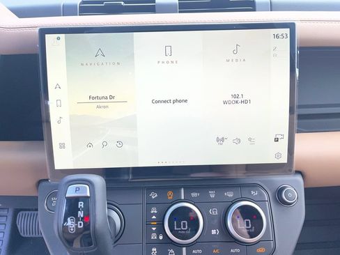 New 2026 Land Rover Defender 110 X-Dynamic SE AWD/4WD image 16