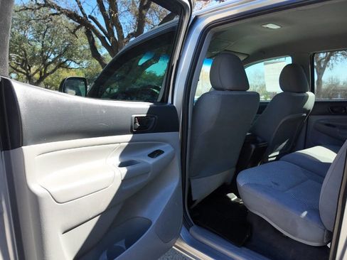 Used 2015 Toyota Tacoma PreRunner w/ SR5 Package image 16