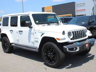 Used 2024 Jeep Wrangler Unlimited Sahara w/ Technology Group