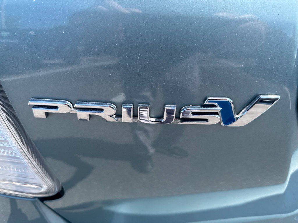Used 2017 Toyota Prius V Five FWD image 5