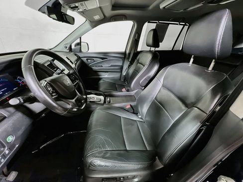 Used 2021 Honda Pilot Touring image 18