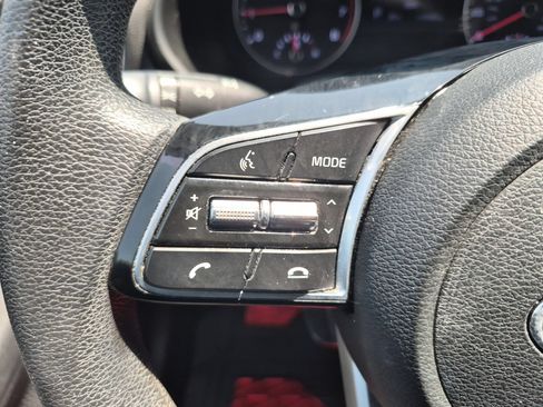 Used 2020 Kia Forte LXS FWD image 21