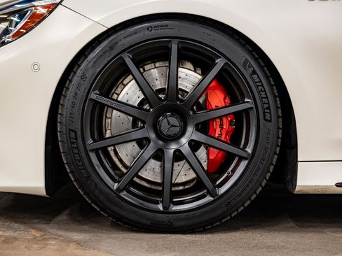 Used 2015 Mercedes-Benz S 63 AMG 4MATIC Coupe image 19