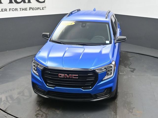 Used 2024 GMC Terrain SLE w/ Driver Convenience Package FWD image 64