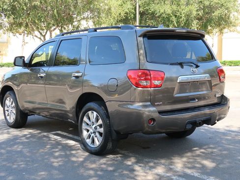 Used 2013 Toyota Sequoia Platinum RWD image 5