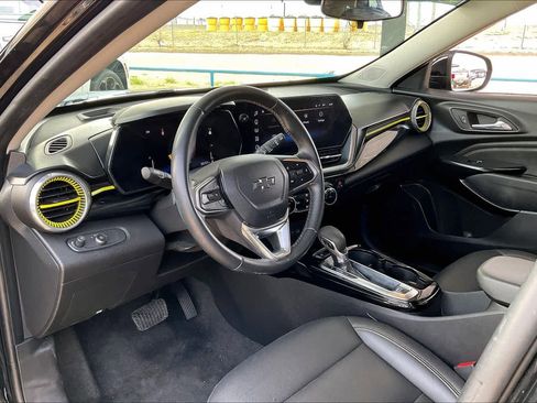 Used 2024 Chevrolet Trax ACTIV w/ Sunroof Package image 18