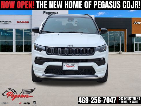 Used 2024 Jeep Compass Limited w/ High Altitude Package AWD/4WD image 6