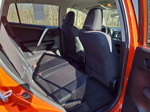 Used 2016 Toyota RAV4 LE image 24